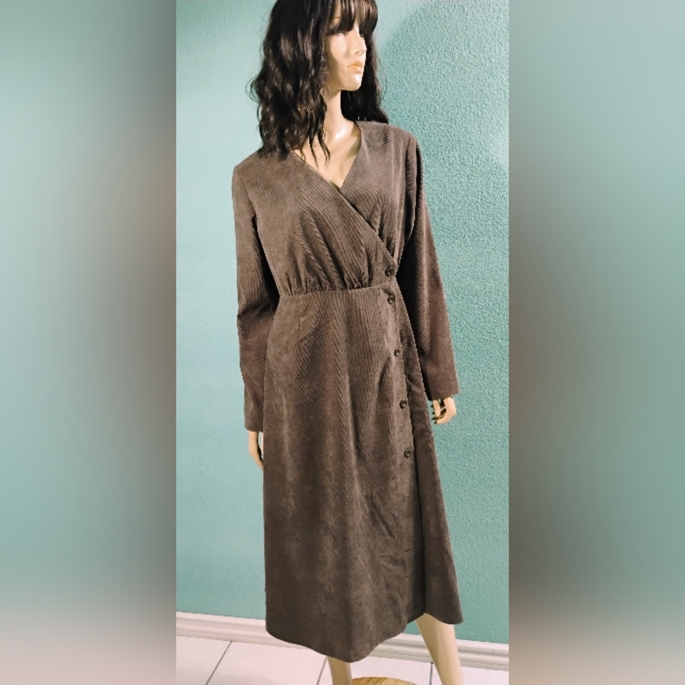 Lagua Gem Sz M Brown Long Sleeve Button Down Corduroy Dress
